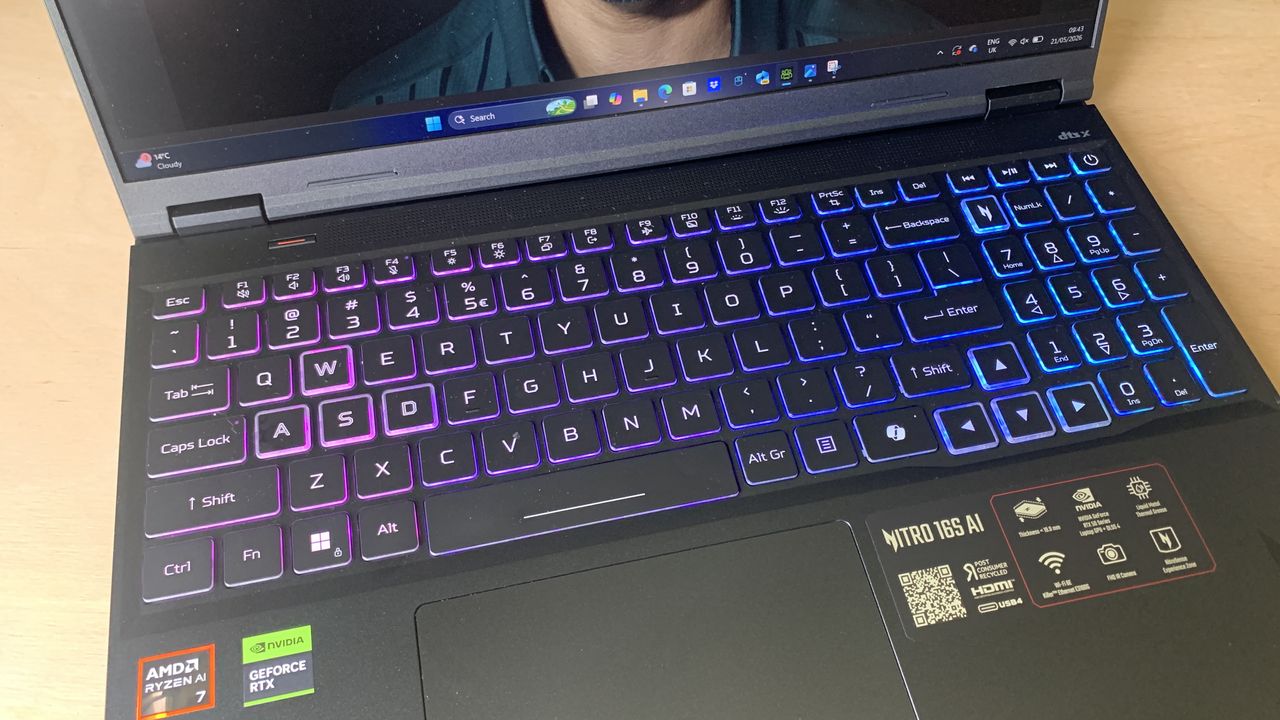 Acer Nitro 16S AI