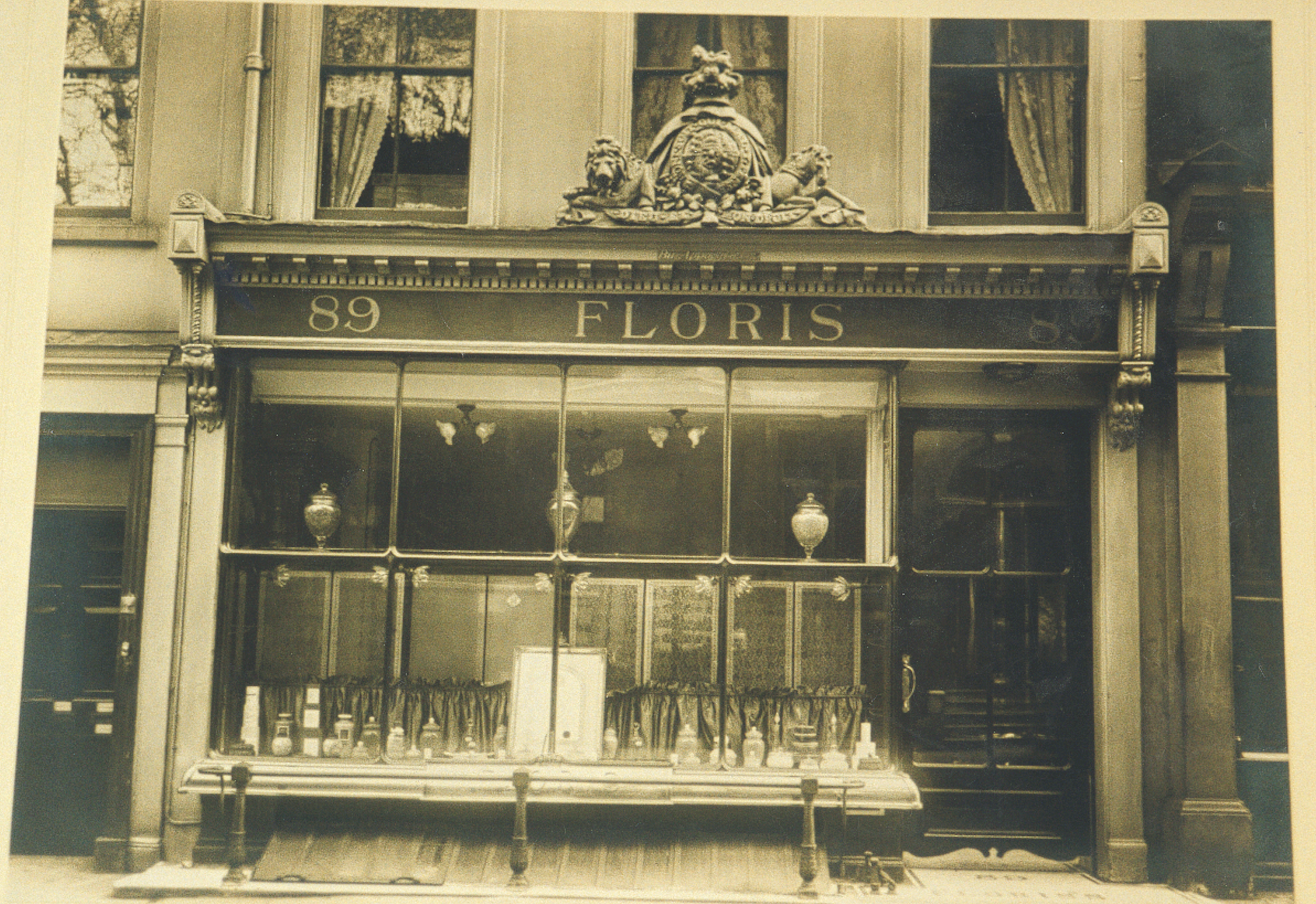 Floris in 1901