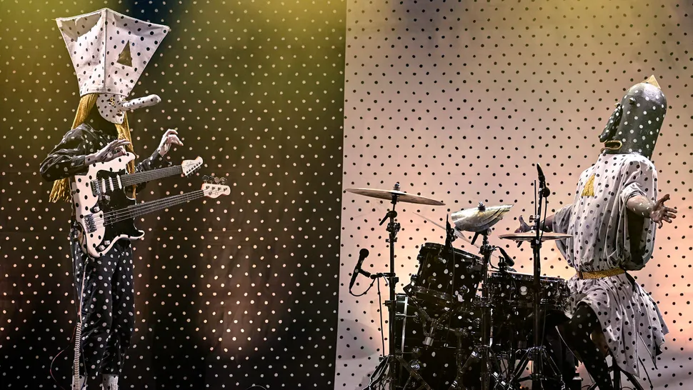 Angine de Poitrine make their Tonight Show debut – and play a new song to mark the occasion