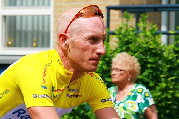 Jos Van Emden kept the yellow jersey after the finish of stage 1