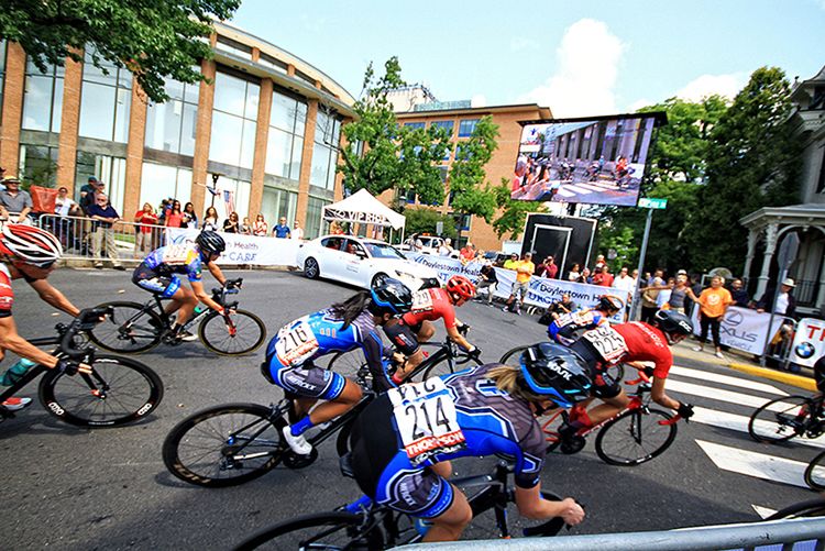 First corner round the Jumbo Tron and the pack is off on their first of 24 miles.