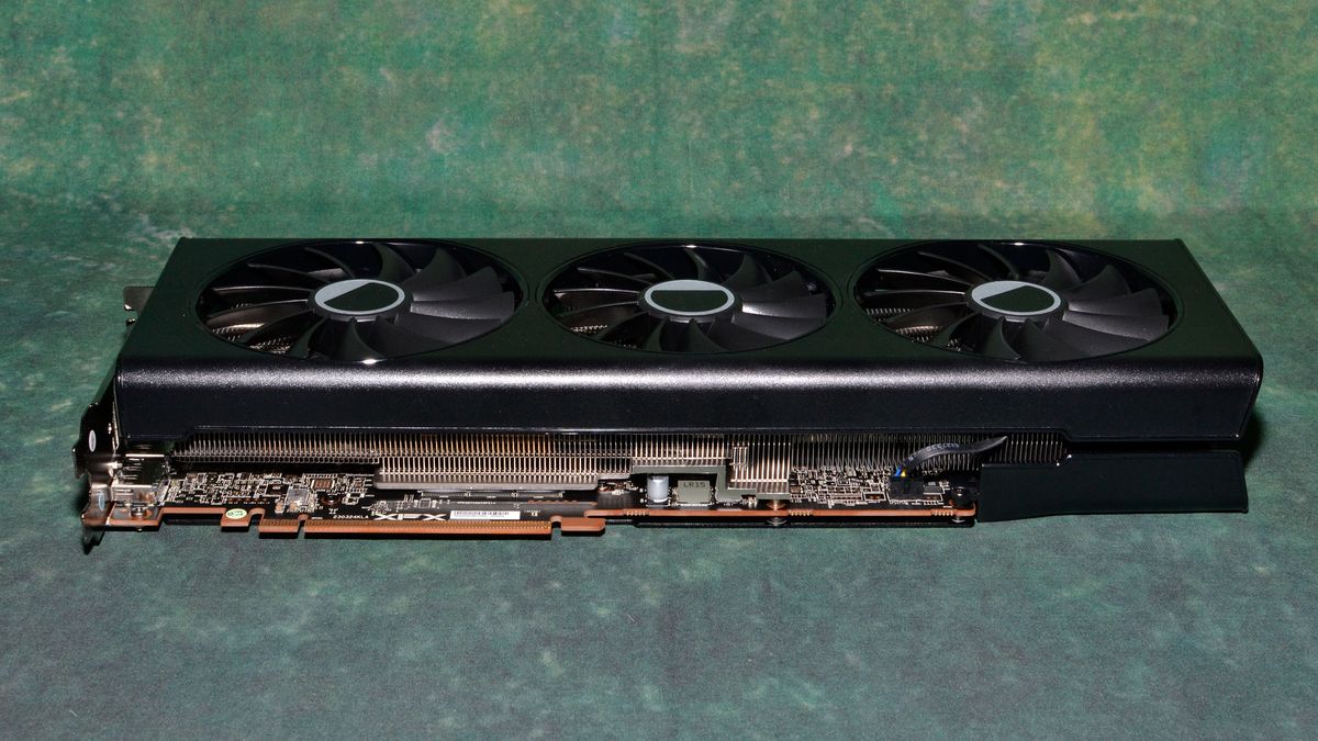 XFX Radeon RX 7700 XT Card and Overclocking - AMD Radeon RX 7700 XT ...