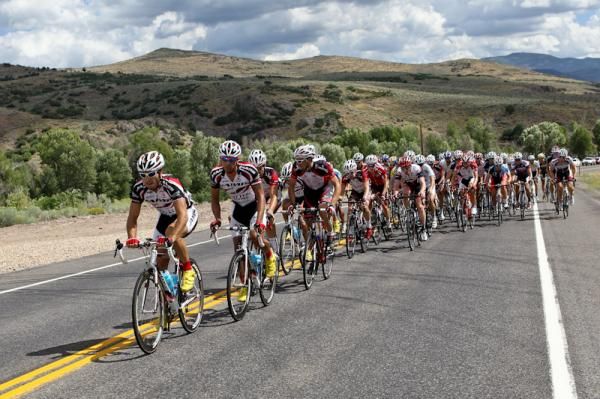 Jamis-Sutter Home gets riders to the front to work on bringing back the break.