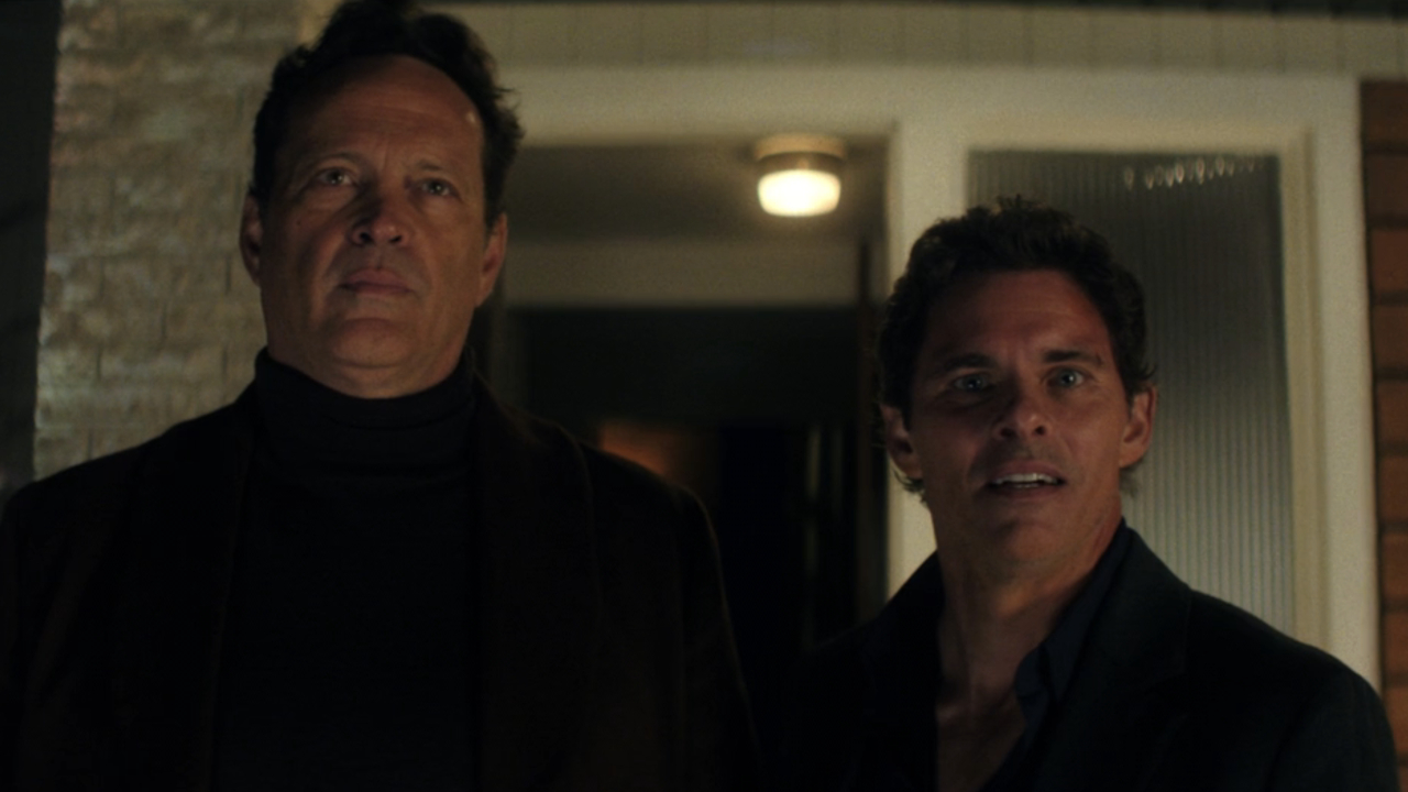 Nick (Vince Vaughn) and Mike (James Marsden) see that Nick's car is missing in Mike & Nick & Nick & Alice.