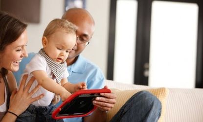 The Vinci tablet is made of durable tempered glass, and is encased in a rubberized ring so babies can play without harming themselves or the tablet.
