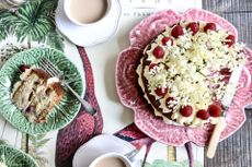 Almond, rhubarb and raspberry cake with elderflower cream. Picture published in the 12.06.2019 issue of CLF