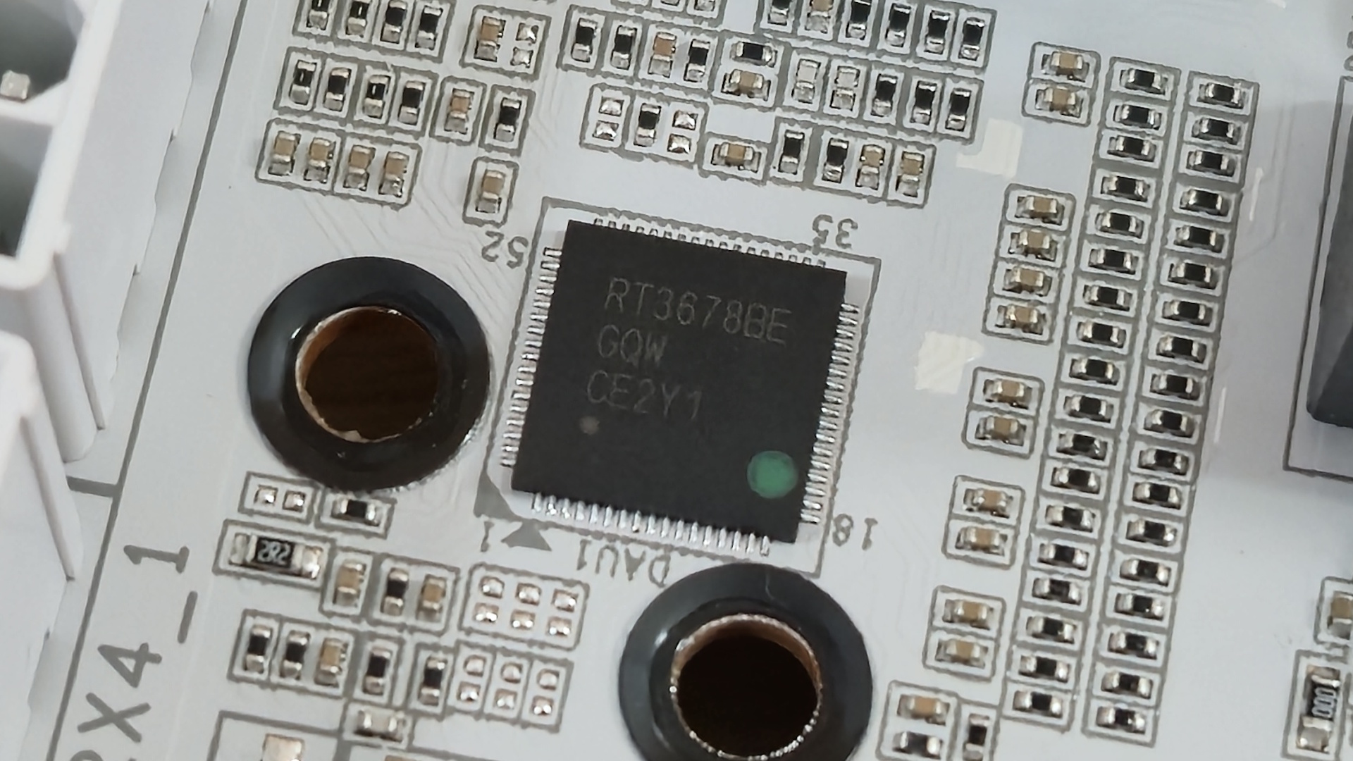 جيجابايت X870E ايرو وود