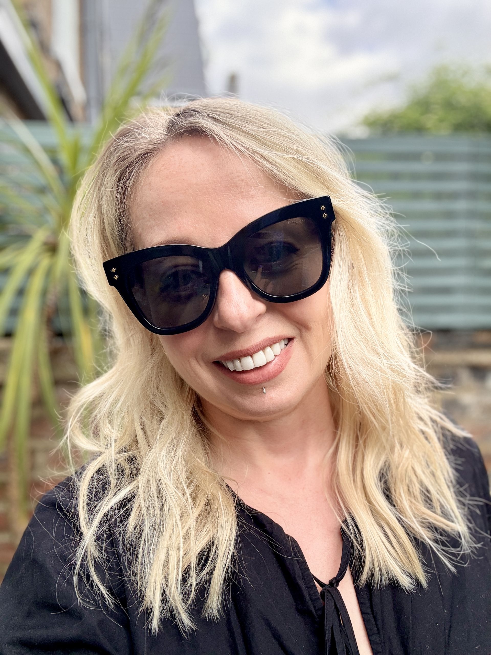 Antonia Kraskowski wearing gucci sunglasses