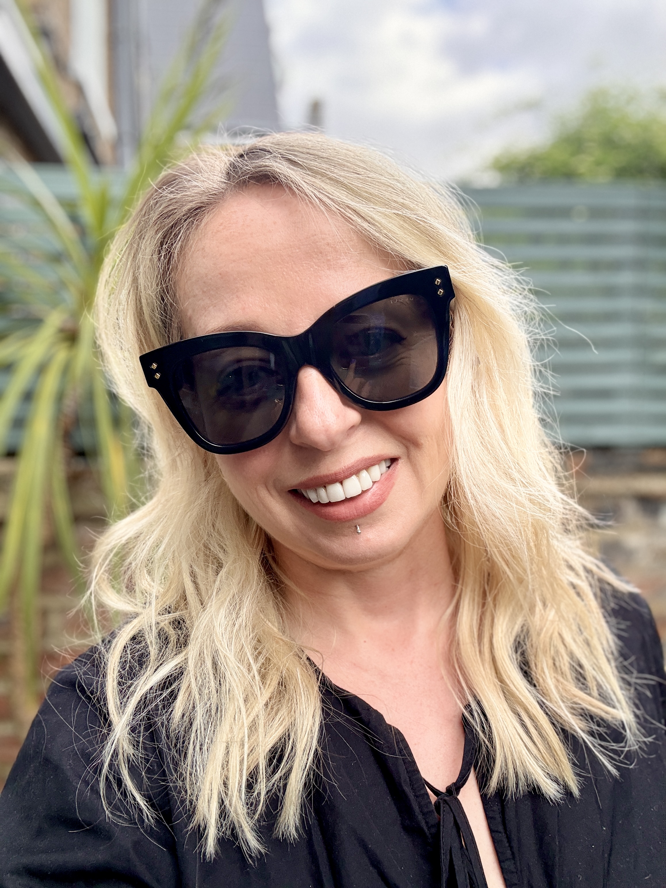 Antonia Kraskowski wearing gucci sunglasses