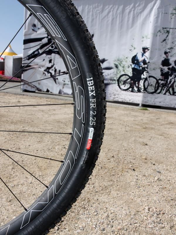 Easton's excellent Haven Carbon wheels are included on the top-end build.