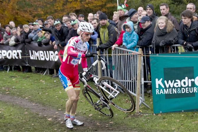 Kevin Pauwels gets going after a crash.