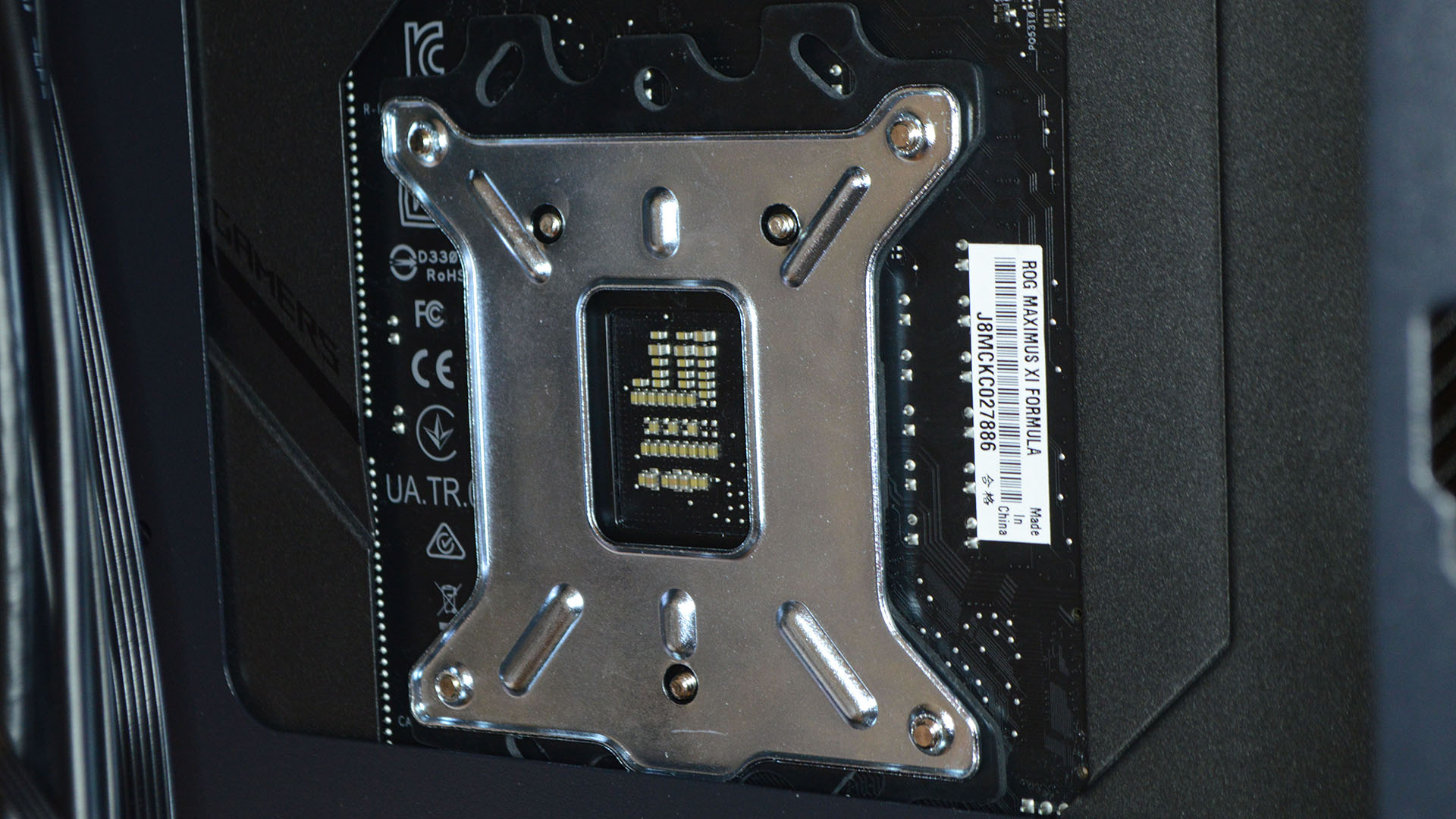 EKWB CPU block mounting from the rear