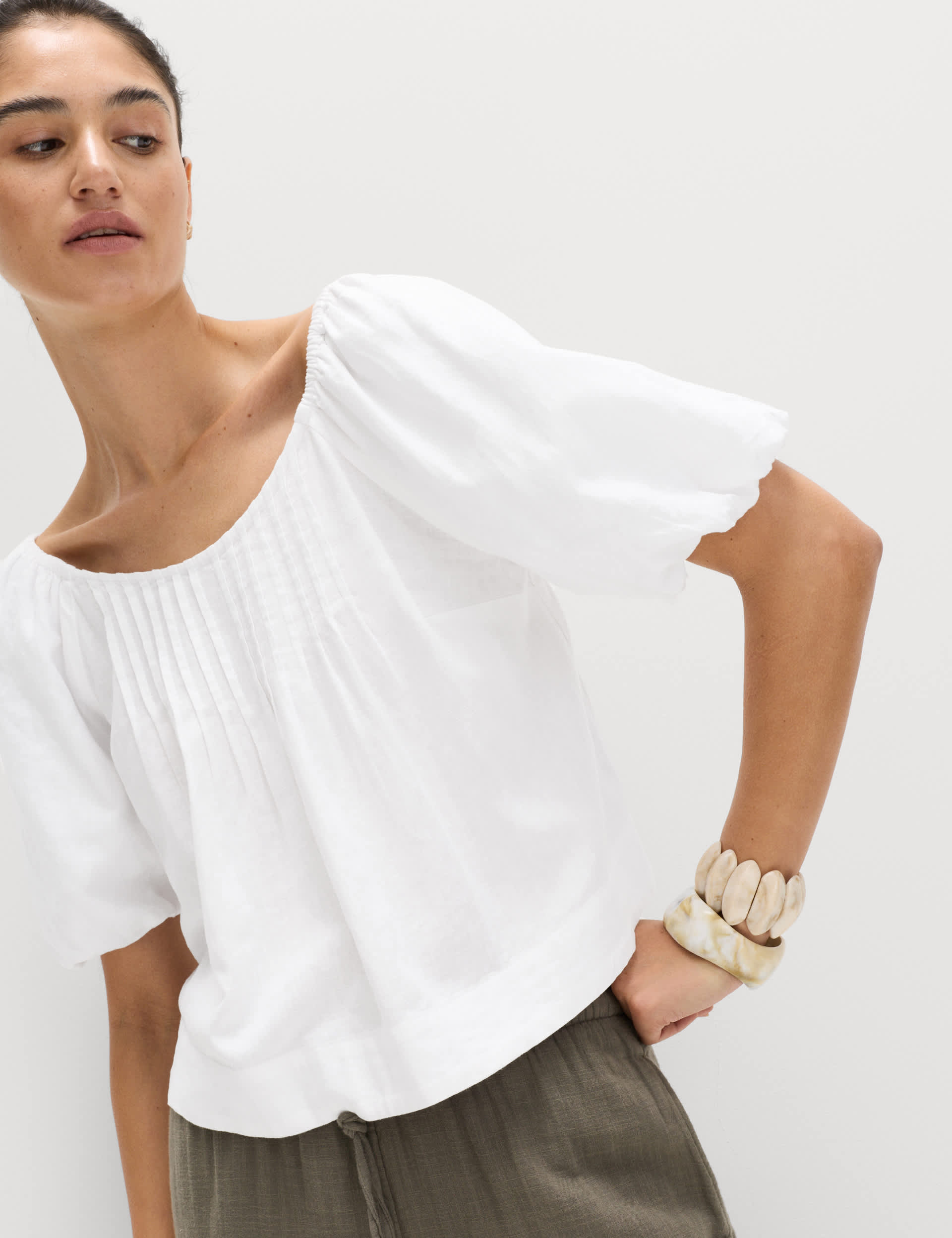 Linen Rich Pleated Puff Sleeve Top