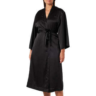 amazon prime fashion deals: woman wearing a black bathrobe