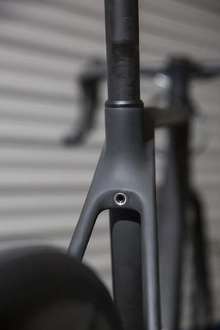 The disc version has the same seat post clamp as the non-disc version, but note there is no brake bridge