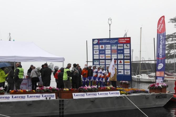 Rabo Women are presented on the barge