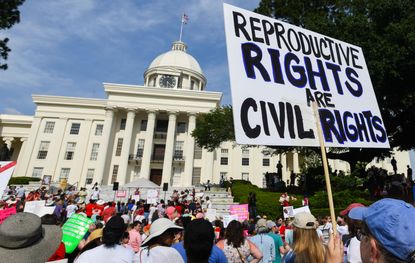 Pro-choice protesters in Alabama.