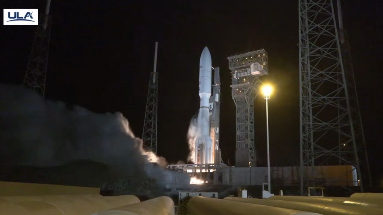 Atlas V rocket launches 27 of Amazon's internet satellites to orbit