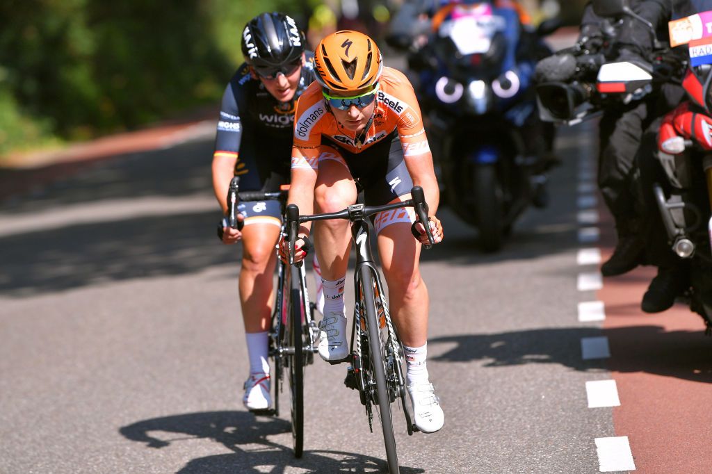 Amy Pieters (Boels Dolmans) on the attack with Lisa Brennauer (Wiggle-High5)