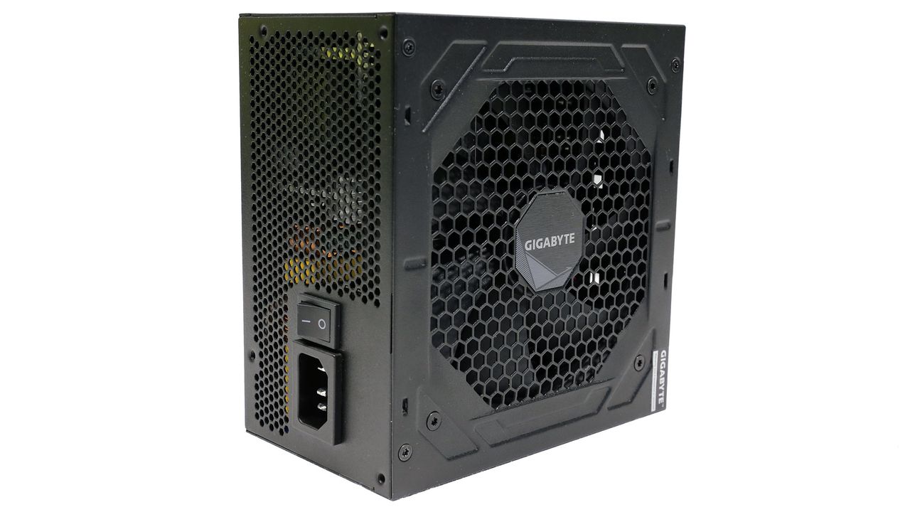 Gigabyte UD750GM