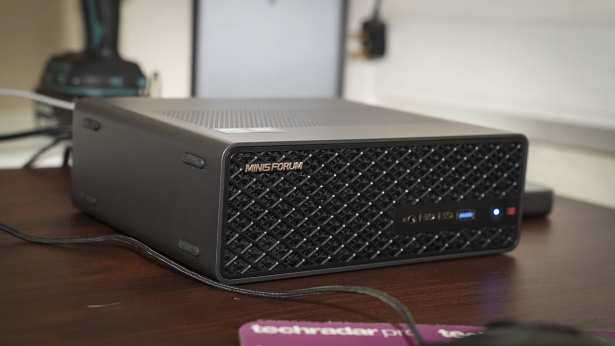 Minisforum MS-S1 Max