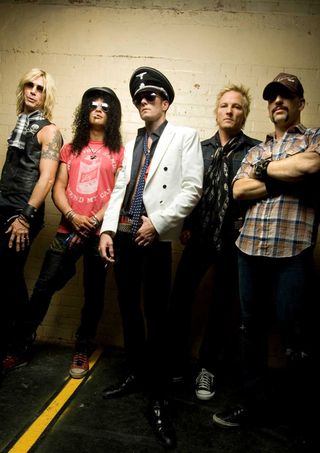 Velvet Revolver backstage