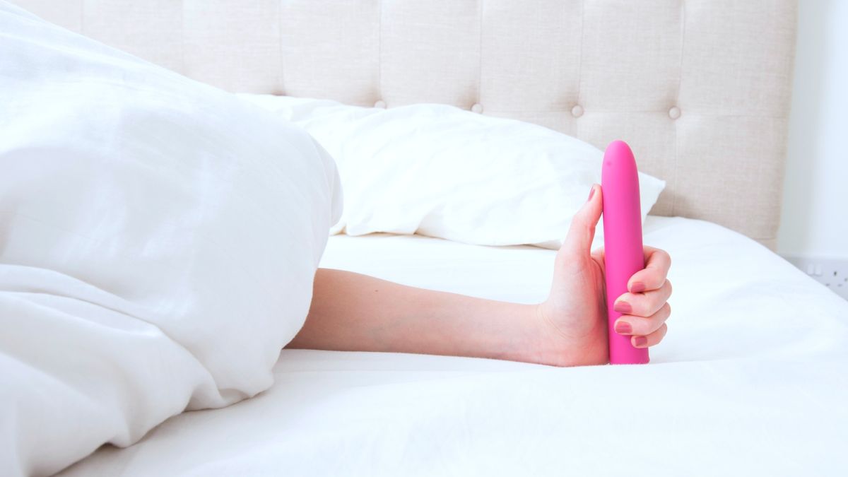 How to use a vibrator for pleasure, alone or with a partner Wo photo