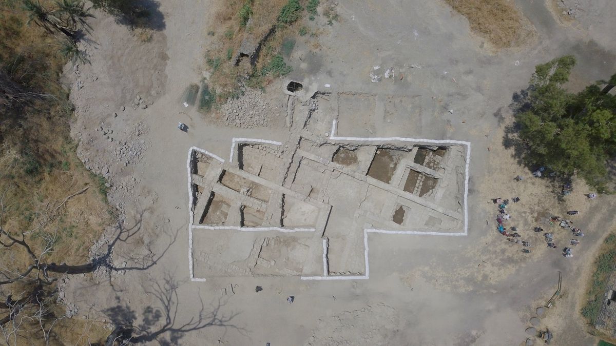 The excavations at Beit Habek beside the Sea of Galilee in northern Israel have unearthed a Byzantine-age church, said to be built above the house of Jesus&#039; apostles Peter and Andrew.