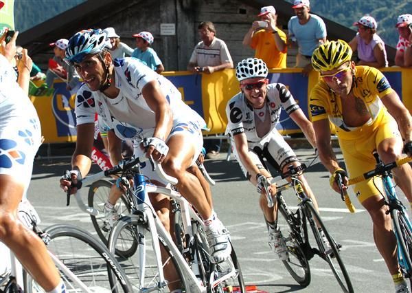 Nocentini Makes his way to the summit of Verbier with Sandy Casar (FDJ)