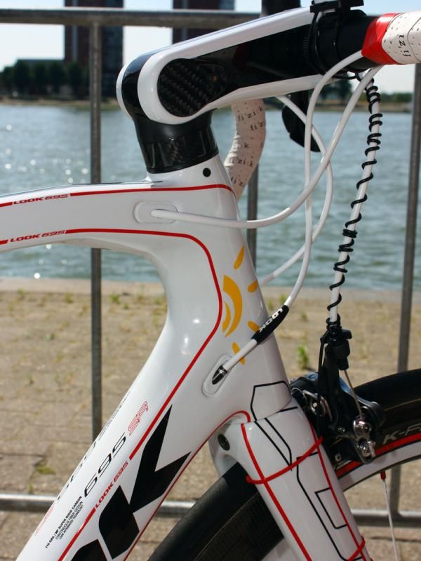 The tapered steerer tube terminates in Look's new Head Fit 3 headset system.