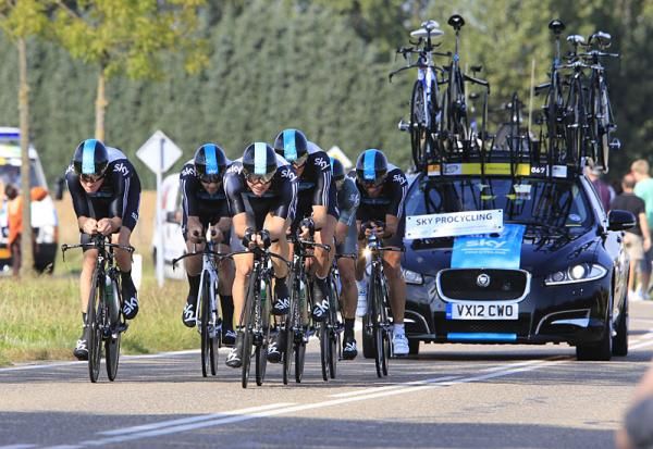 Edvald Boasson Hagen, Alex Dowsett, Juan Antonio Flecha, Sergio Montoya Henao, Ian Stannard and Geraint Thomas (Sky)