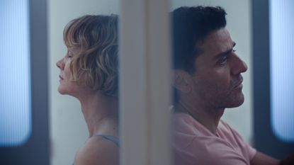 Carey Mulligan as Lindsay Crane-Martin, Oscar Isaac as Josh Martin in episode 208 of Beef