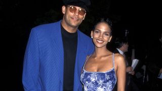 David Justice and Halle Berry both wearing blue at the Losing Isaiah premiere in 1995.