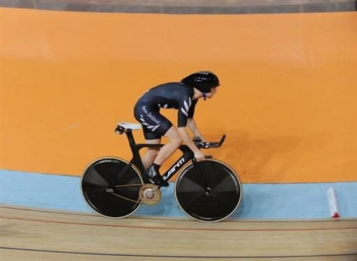 Alison Shanks (New Zealand) in full flight in Delhi.