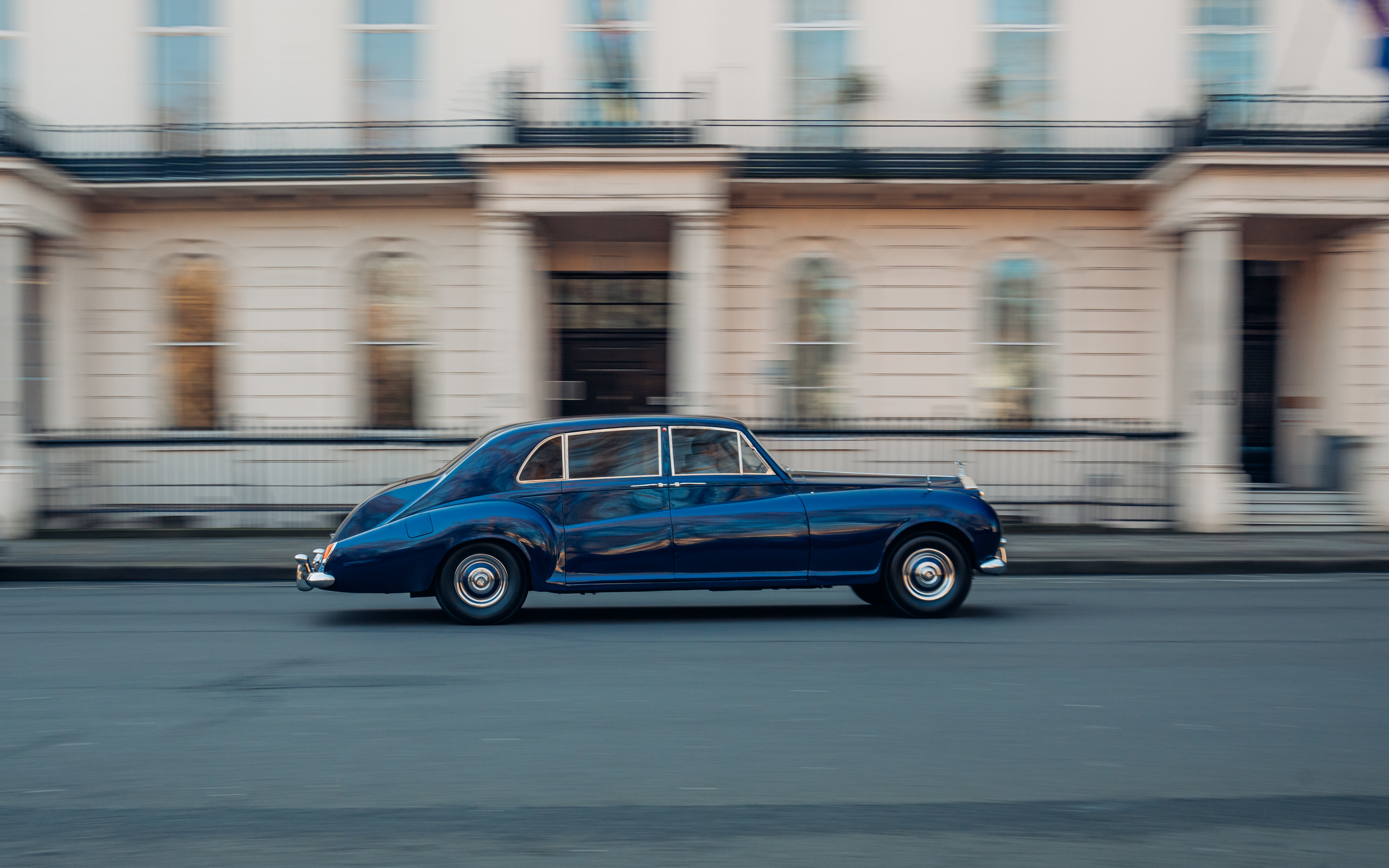 At (modest) speed in the Lunaz Phantom V