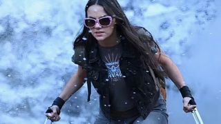 Dafne Keen brandishing her claws as Laura/X-23 in Deadpool and Wolverine