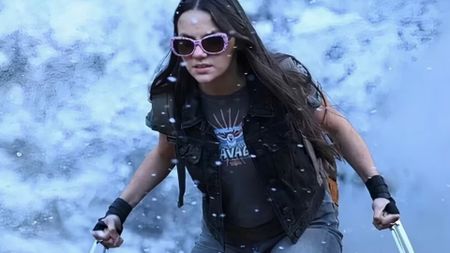 Dafne Keen brandishing her claws as Laura/X-23 in Deadpool and Wolverine