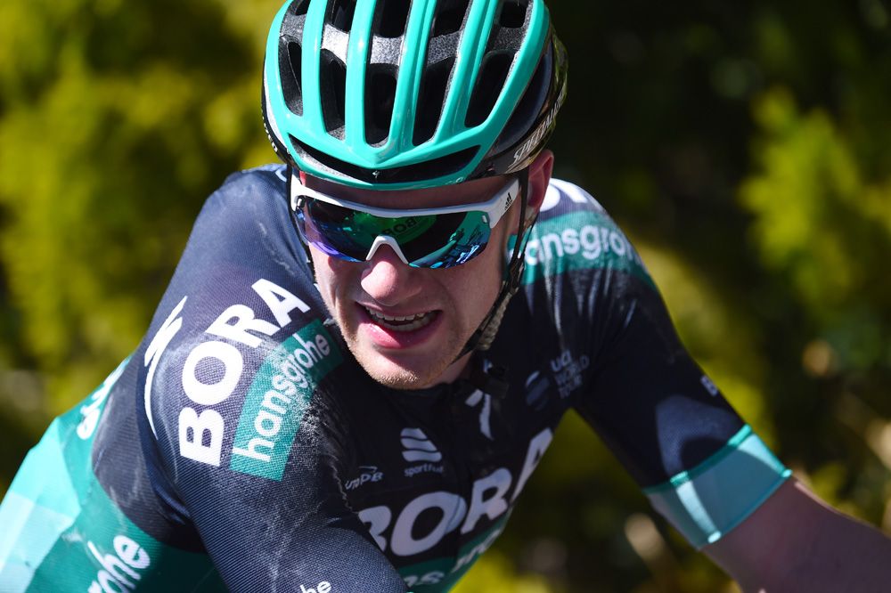 Sam Bennett (Bora-hansgrohe) suffers in the heat