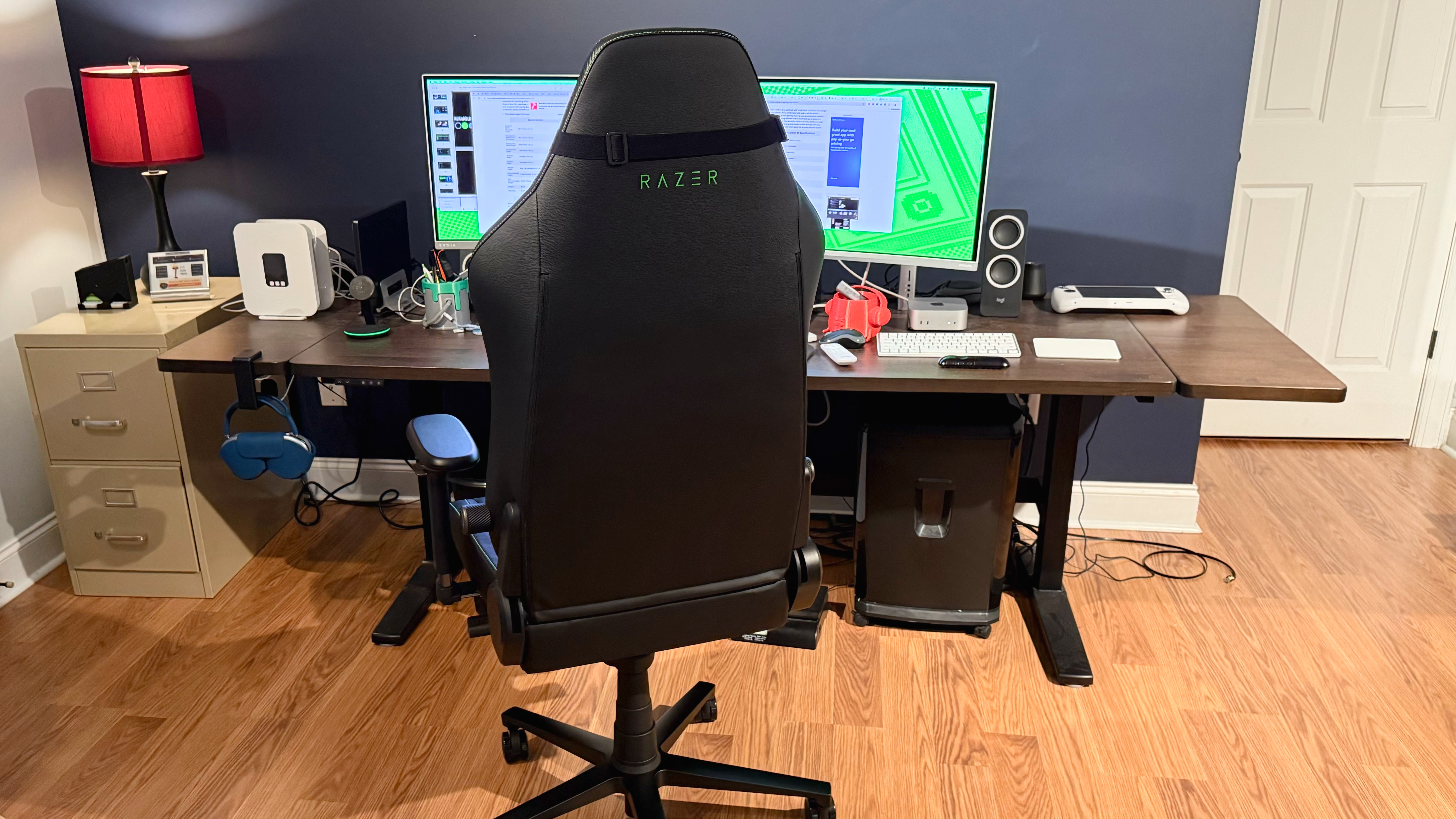 Razer Iskur V2