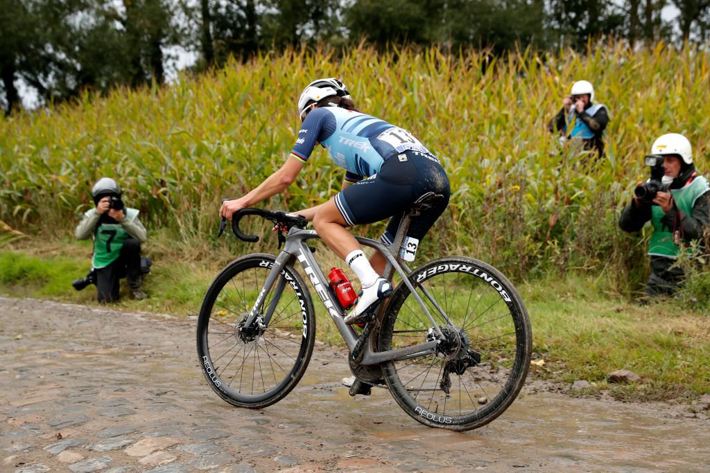 ROUBAIX FRANCE OCTOBER 02 Elisabeth DeignanArmitstead of United Kingdom and Team Trek Segafredo competes in the breakaway through cobblestones sector during the 1st ParisRoubaix 2021 Womens Elite a 1164km race from Denain to Roubaix ParisRoubaixFemmes ParisRoubaix on October 02 2021 in Roubaix France Photo by Bas CzerwinskiGetty Images