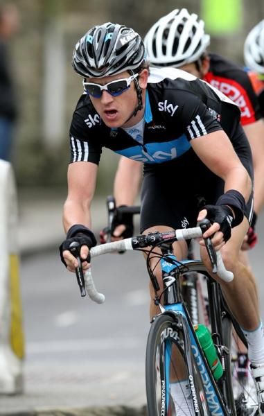 Geraint Thomas (Team Sky) leads the chase group in the closing laps.