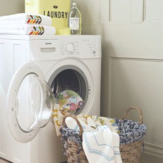 A washing machine with unloading laundry