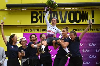 Cédrine Kerbaol (Ceratizit-WNT) celebrates her white best young rider jersey