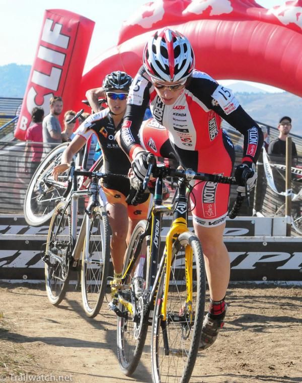 Kathy Sherwin (NoTubes Elite Women's Team) re-mounting her bike at the barriers