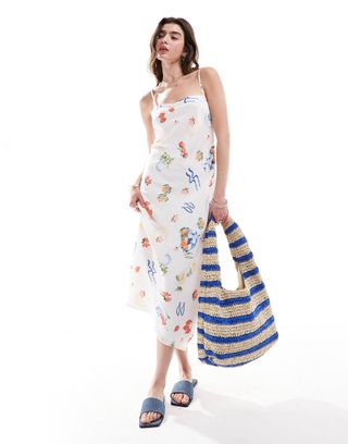 Abercrombie 
Fitch Maxi Dress in White With Picnic Print in White