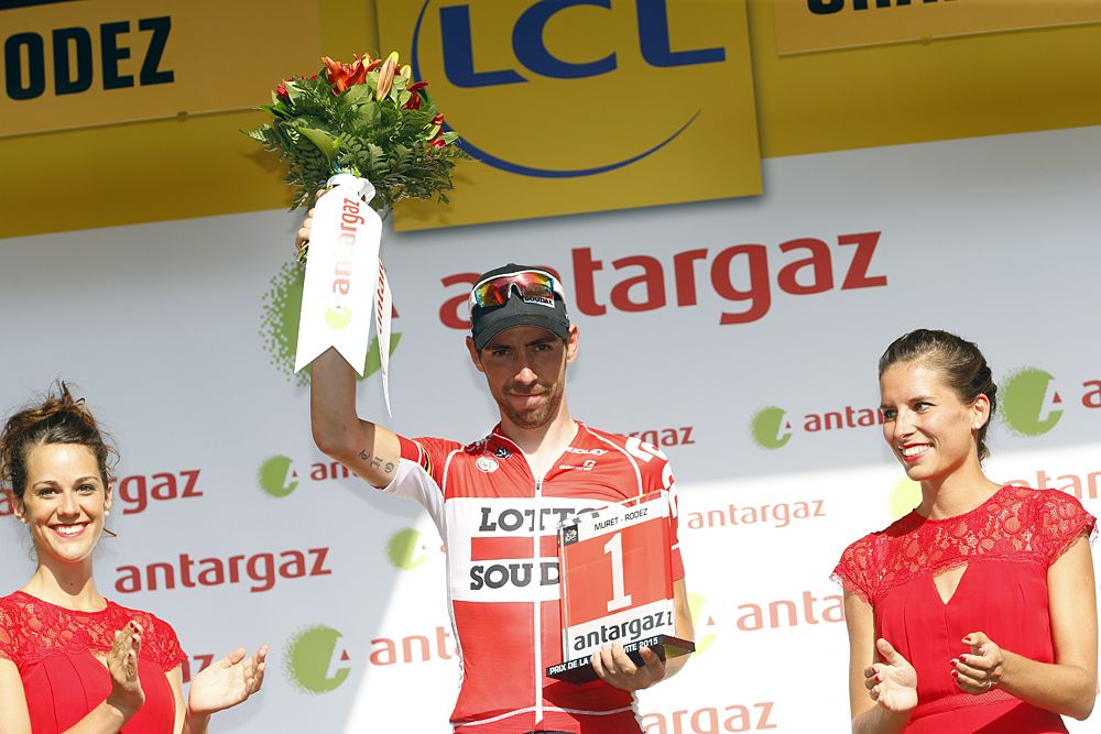 Thomas De Gendt (Lotto Soudal) gets the most aggressive rider award for his time in the breakaway