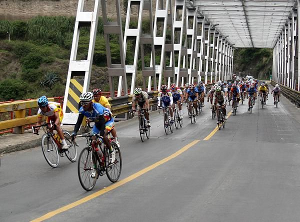 Forays off the front began to emerge as the stage progressed and tempo increased.