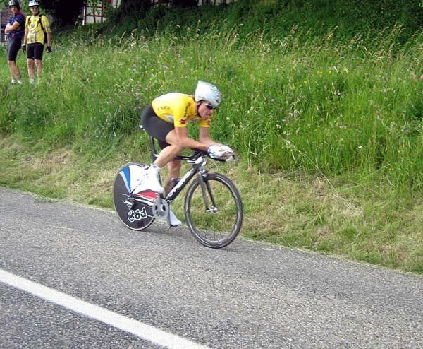 It is a lonely road for yesterday's stage winner and race leader Bernhard Eisel (FdJ)