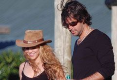 Shakira and Antonio De La Rua - Pop star Shakira and Colombian boyfriend split - Celebrity splits 2011 - Celebrity News - Marie Claire