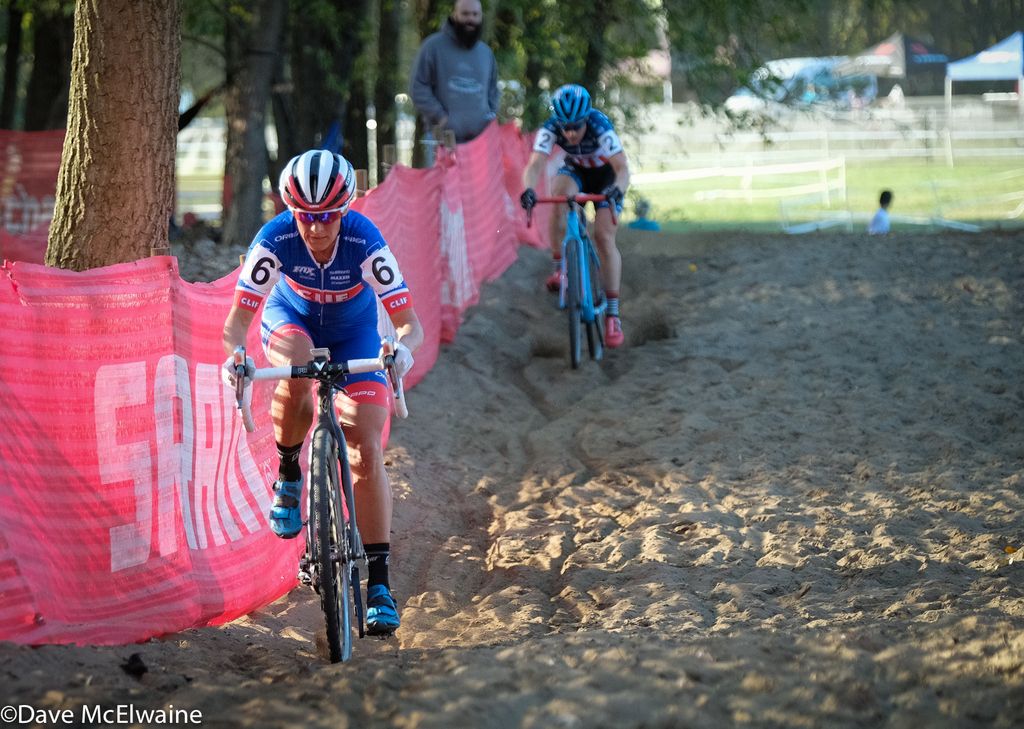 With one lap remaining Katerina Nash (Cliff Bar Pro Team) had a small gap over Compton
